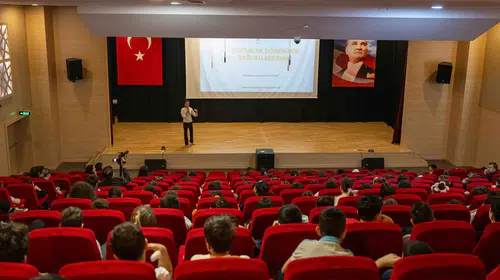 Öğrencilere Yönelik Eğitimler Sürüyor
