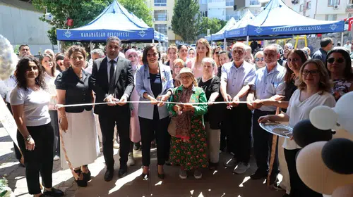Bozyaka'da Tekstil Akademisi Açıldı, Kadınlar Ekonomik Güçlenme İçin Bir Araya Geliyor