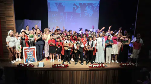 Konaklı çocuklar yıl sonu coşkusunu Başkan Mutlu’yla paylaştı