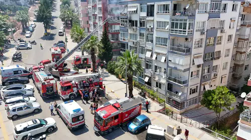 Karabağlar'daki yangında 6 kişi güvenle tahliye edildi
