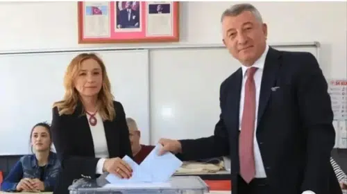 Güzelbahçe başkanının eşi havale iddiasıyla gözaltında