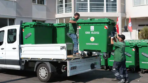 Konak’ın sokakları yeni konteynerlerine kavuştu