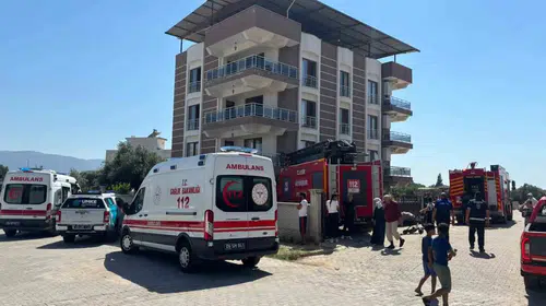 Köşk'te çatı katında alevler yükseldi: 4 kişiye acil müdahale