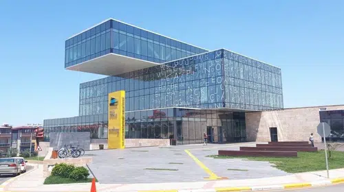 Merkezefendi'de kütüphane molası: Kitapseverler için yenilenme süreci başlıyor