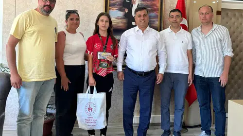 Pedallara kan bulaştı ama o vazgeçmedi: Manisalı Nazife’den büyük gurur