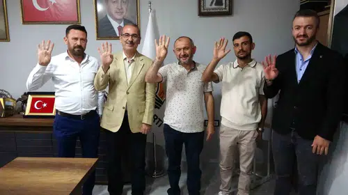 Kütahya siyasetinde hareketli saatler: Anahtar Parti’den istifa eden isimler AK Parti saflarına katıldı