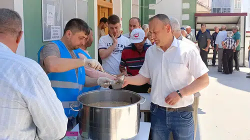 Hisarcık’ta Muharrem bereketi: Camilerde aşure sofrası kuruldu