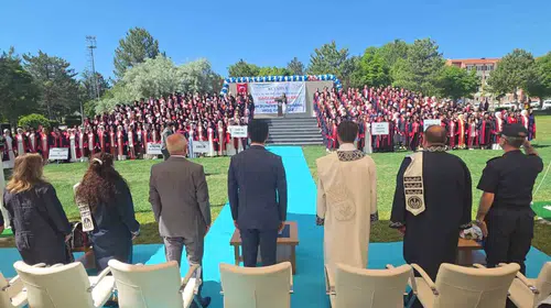 Sağlık ordusuna taze kan: KSBÜ’den 541 genç profesyonel mezun oldu