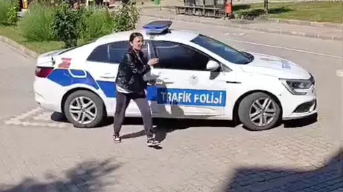Sınav kapısında nefes kesen yarış: 1 dakika kala hayallerine kavuştu