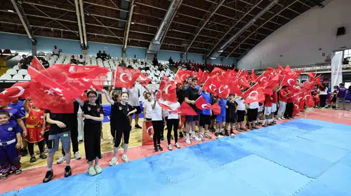 Manisa’da yazın adresi spor salonları oldu: 36 branşta kapılar açıldı