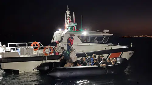 Ege'de gece operasyonu: Sahil güvenlikten kaçamadılar