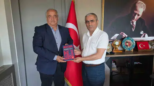 Aliağa’nın dokuma mirası raflardaki yerini aldı: Helvacı Kilimi artık kitaplarda yaşıyor