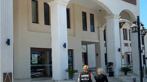 Fethiye'de narkotik operasyonu: Uzun süredir aranan firari hükümlü yakayı ele verdi