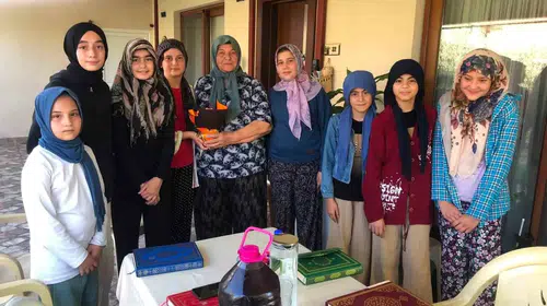 Minik ellerden vefa ziyareti: Kıbrıs gazisinin evinde duygusal anlar
