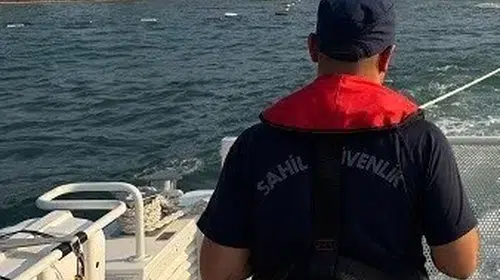 Didim açıklarında korku dolu anlar: Deniz yatağıyla açığa sürüklenen iki kişi kurtarıldı