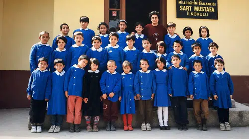 Çocukluk arkadaşları 28 yıl sonra aynı sofrada buluştu: Zaman tünelinde nostaljik yolculuk
