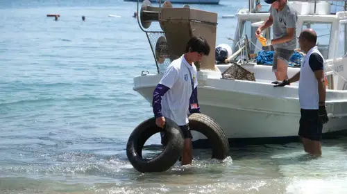 Bodrum'un derinliklerinde gizlenen utanç tablosu: 650 kilo çöp çıktı