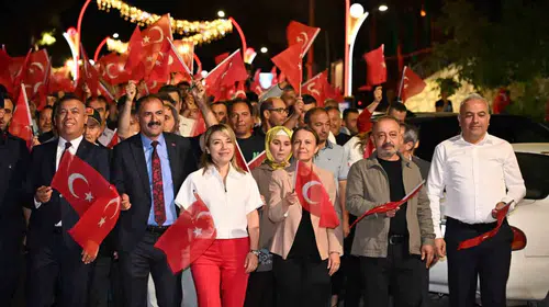 Demirci’de 15 Temmuz ruhu: Kahramanlık ezgileri meydanları inletti