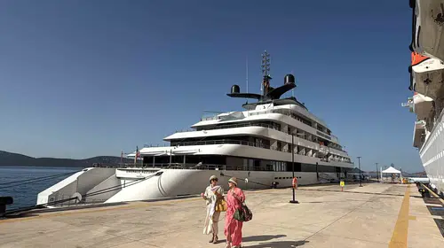 Bodrum limanlarında kruvaziyer hareketliliği: İki dev gemi aynı anda demirledi