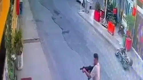 Bodrum'da dehşet anları: Sevgilisinin çalıştığı dükkanı tüfekle taradı