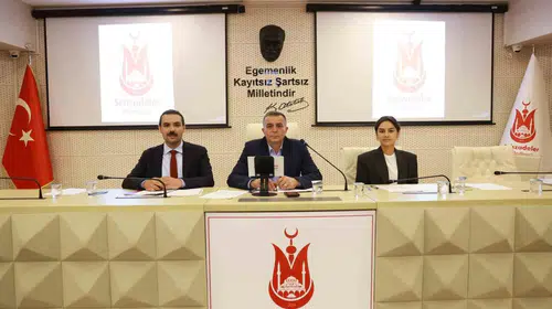 Şehzadeler’de yoğun mesai: 33 karar alındı, hizmet seferberliği vurgusu yapıldı