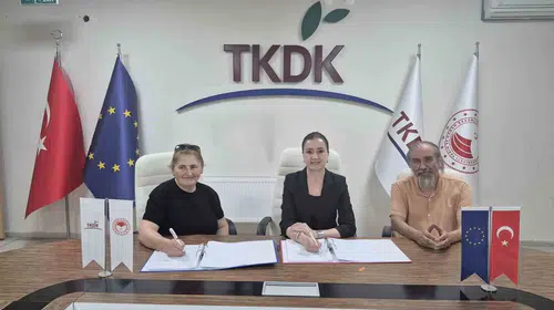 Altıntaş’ta üretim hamlesine TKDK desteği: Milyonluk yatırım için imzalar atıldı