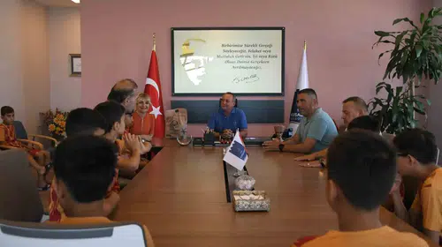 Nusaybinli minikler Ege’nin incisinde: Dokuz yıllık dostluk hikayesi sürüyor