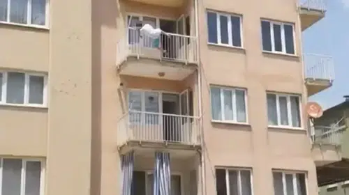 Denizli'de korku dolu anlar: İkna çabaları sonuçsuz kaldı, balkondan atlayarak canına kıydı