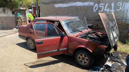 Nazilli’de korkutan anlar: Çalıştırdığı otomobil alevlere teslim oldu