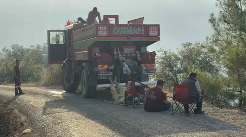 Fethiye'de alevlerle bitmek bilmeyen randevu: Yeşil vatan için siper oldular
