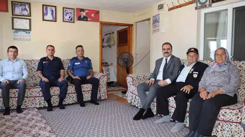 Karacasu'da vefa ziyareti: Şehit emanetleri ve gaziler unutulmadı