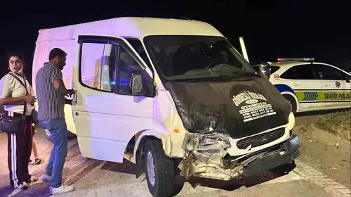 Afyonkarahisar yolunda korkutan çarpışma: 4 yaralı