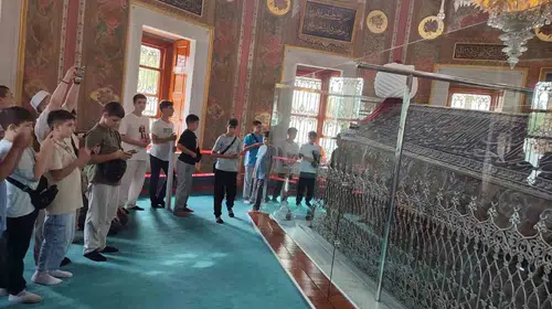 Denizlili hafızlar tarihin izini sürdü: İstanbul ve Bursa’da manevi yolculuk