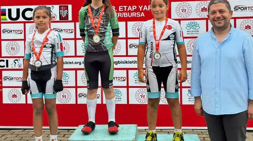 Akhisarlı genç bisikletçilerden Bursa çıkarması: İki madalya ile döndüler