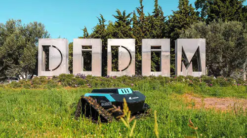 Didim'de yeşil alanlarda dijital dönem: Başkan Gençay robotik teknolojiyi sahaya sürdü