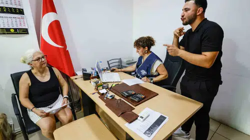 İzmir'de sessizliğe son: İhtiyaç sahiplerine işitme cihazı desteği başlıyor