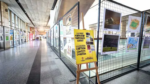 Otobüs beklerken sanat molası: Futbol tutkusu karikatürle terminale taşındı