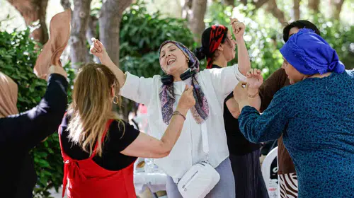 İzmir'de yaz neşesi başladı: Aileler doğayla buluştu
