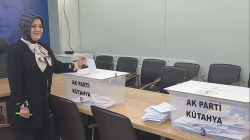 Kütahya AK Parti’de kritik gün: Yeni merkez ilçe başkanı için sandık kuruldu