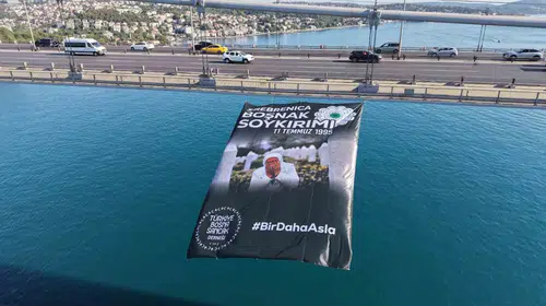 İstanbul Boğazı’nda vicdan nöbeti: 8 bin 372 kurban dev pankartlarla anıldı