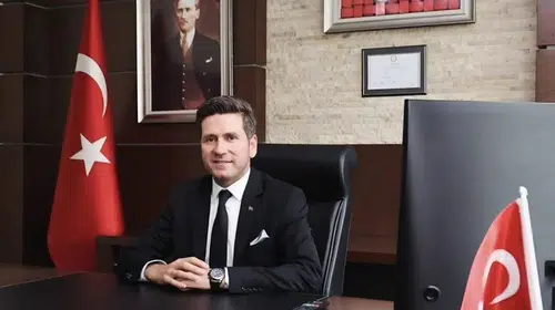 Tavas Belediye Başkanı Kadir Tatık’tan radikal karar: Siyasi rotasını Yeni Parti’ye çevirdi