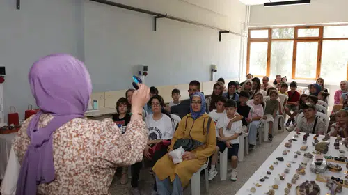 Minik jeologlar Kütahya’da iş başında: Taşların gizemli dünyasına yolculuk