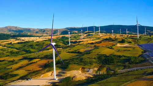 Aydem Yenilenebilir Enerji'den dev hamle: Uşak'ta kapasite rekoru