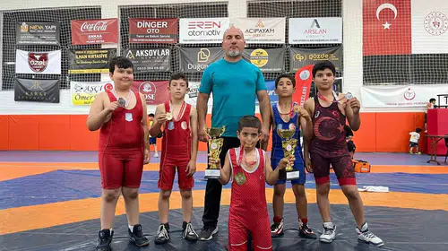 Minik güreşçilerden Denizli çıkarması: Manisa’ya madalya yağmuruyla döndüler