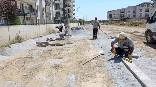 Efeler'de ulaşım seferberliği: Modern yollar için düğmeye basıldı