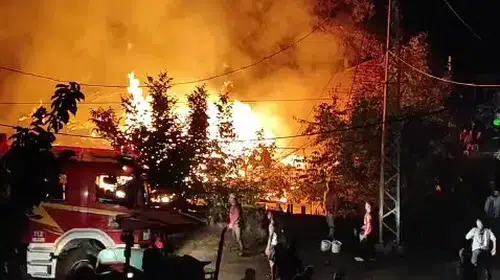 Denizli'de geceyi aydınlatan kabus: Baba ve oğlunun evi alevlere teslim oldu