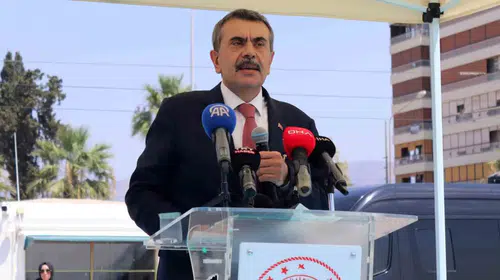 Bakan Tekin'den sivil toplum eleştirilerine yanıt: Çocukların heyecanına bakın