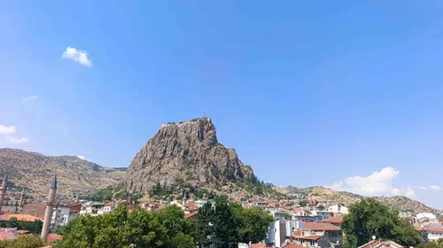 Afyonkarahisar'da haftanın ilk günü dikkat: Meteorolojiden yağış uyarısı geldi
