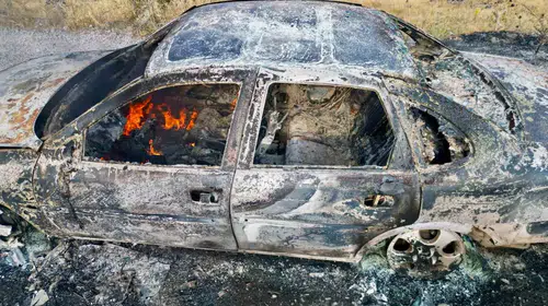 Afyonkarahisar’da korku dolu anlar: Seyir halindeki otomobil alev topuna döndü