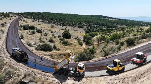 Dört ilçeyi birleştiren dev ulaşım hamlesi: Toprak yol asfalt konforuna kavuştu